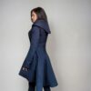 Schnittmuster Mantel Cosplay für Damen – dramatischer Mantel in Blau mit schwingendem Saum | TOSCAminni