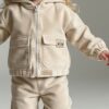 Schnittmuster Kinderjacke Dotta aus beigem Cordstoff mit großen Aufsatztaschen und Reißverschluss